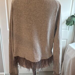 Chic Feathered Hem Gray Sweater